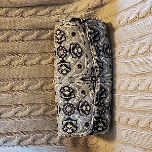 EUC Vera Bradley makeup pouch in Plaza Tile